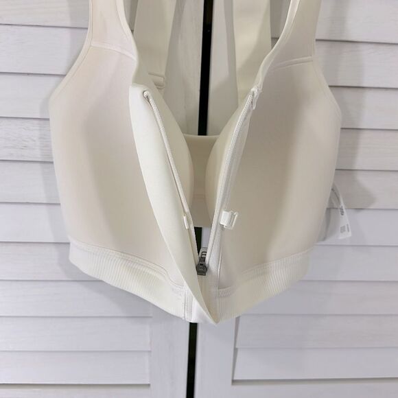 Sports Bra Size 34DD All In Motion Off White * - Picture 7 of 9
